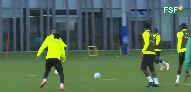 lions du senegal train - OnzedAfrik