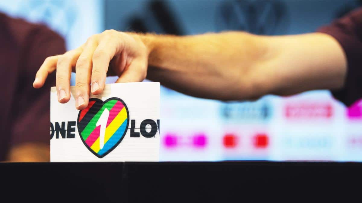 brassard capitaine onelove lgby - OnzedAfrik