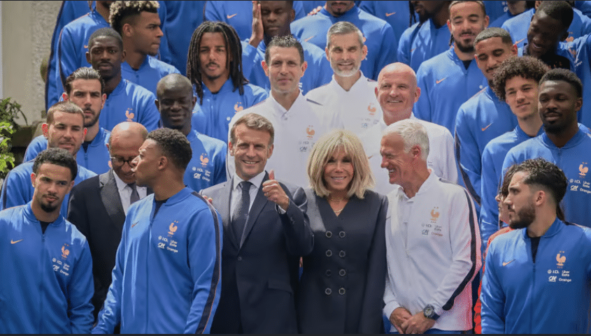 macron chez les bleus - OnzedAfrik