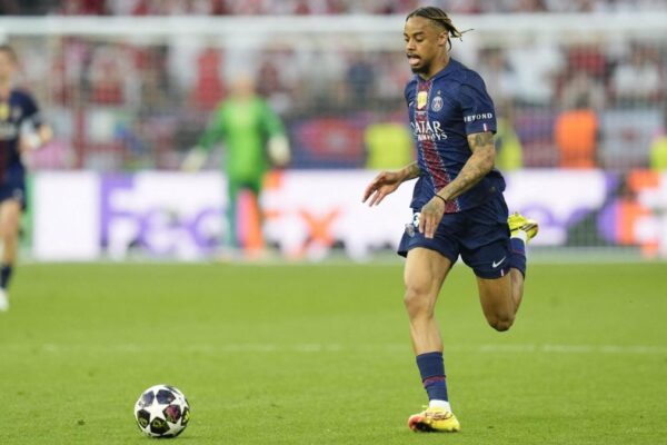 Bradley Barcola mis à l&rsquo;écart par le PSG : quelles conséquences ?