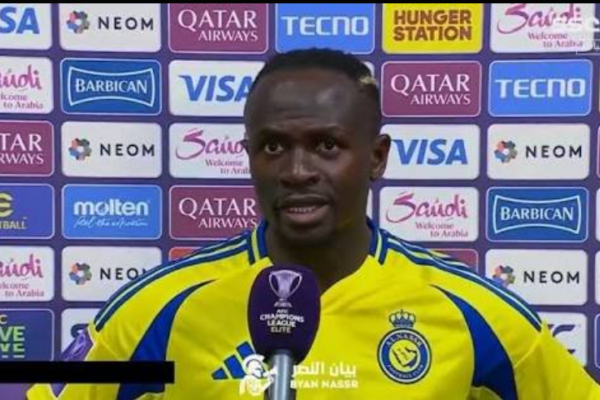 Sadio Mané et Cristiano Ronaldo : Une discussion révélatrice en Saudi Pro League
