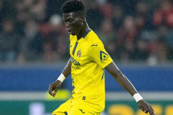 Alassane Diatta rejoint l&rsquo;équipe première de Villarreal avec le numéro 5