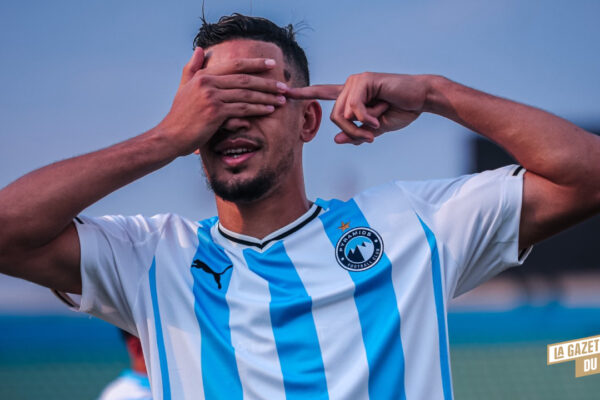 Nadhir Benbouali brille avec un but express pour Pyramids FC