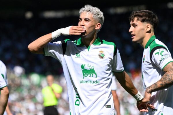 Yassir Zabiri, l&rsquo;attaquant marocain, brille aux côtés de stars du foot
