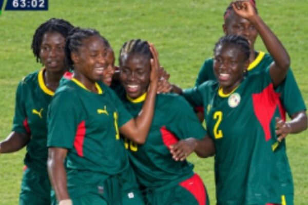 Victoire des Lionnes : Patrick Vieira salue la performance des joueuses